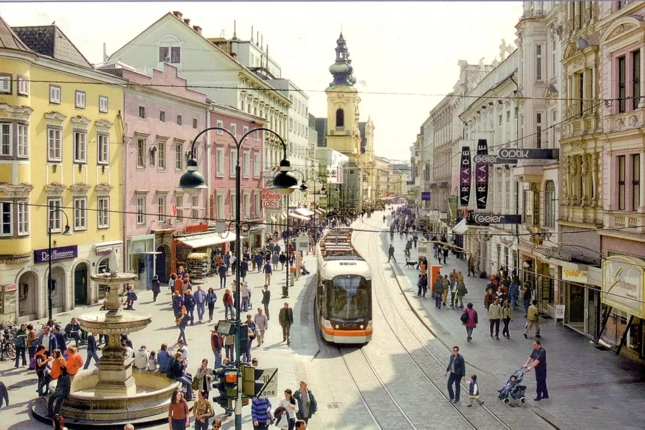 Postcard: Linz low-floor articulated tram 003 at Taubenmarkt (2002)