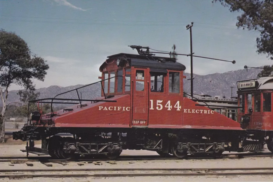 Postcard: Los Angeles railcar 1544 near Travel Town (1970)