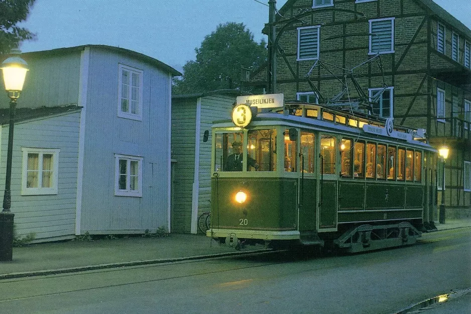Postcard: Malmö Museum line with museum tram 20 at Banérskajen (1988)