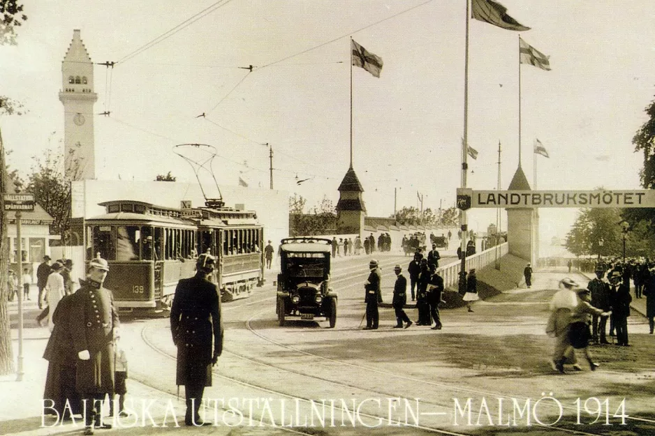 Postcard: Malmö special event line X2 with sidecar 139 in front of Baltiska Utställningen (1914)