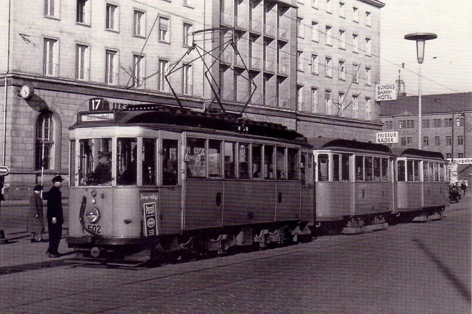 Postcard: Munich tram line 17 with railcar 502 at Hauptbahnhof (1953)