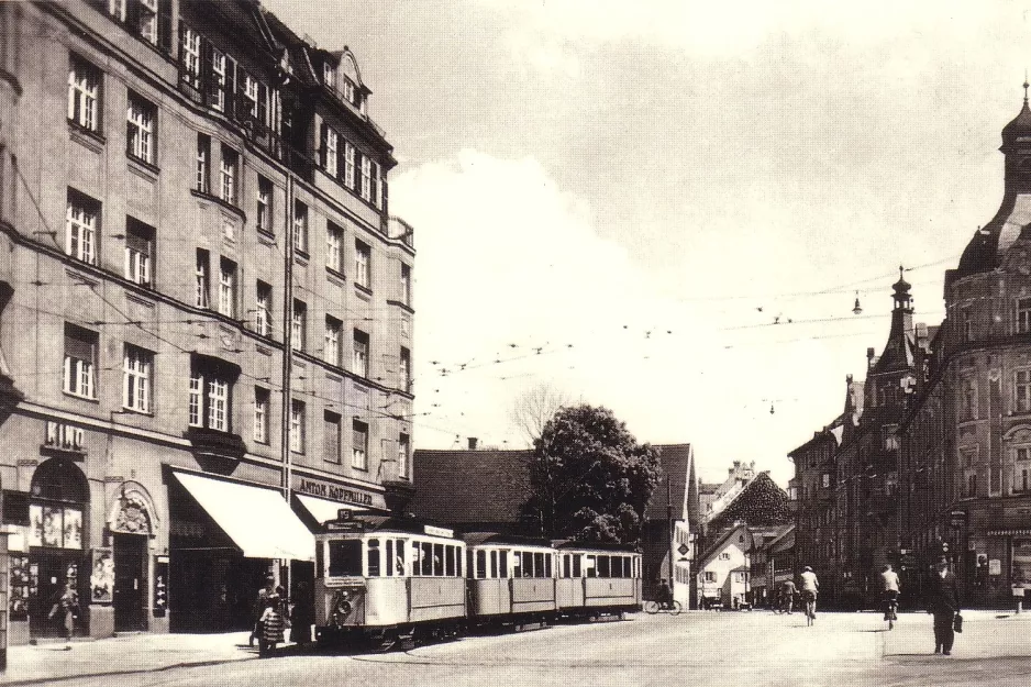 Postcard: Munich tram line 19 on Marienplatz (1935)