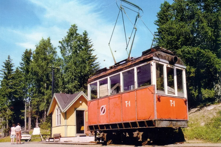 Postcard: Nordingrå service vehicle T-1 at Värdshuset Mannaminne (1982)