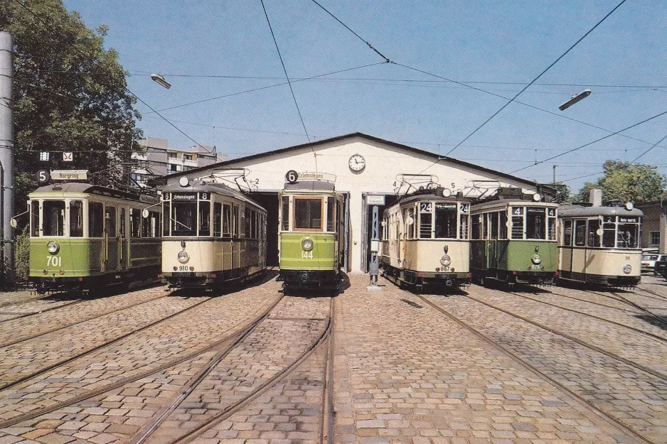 Postcard: Nuremberg railcar 701 in front of Historische Straßenbahndepot St. Peter (1986)