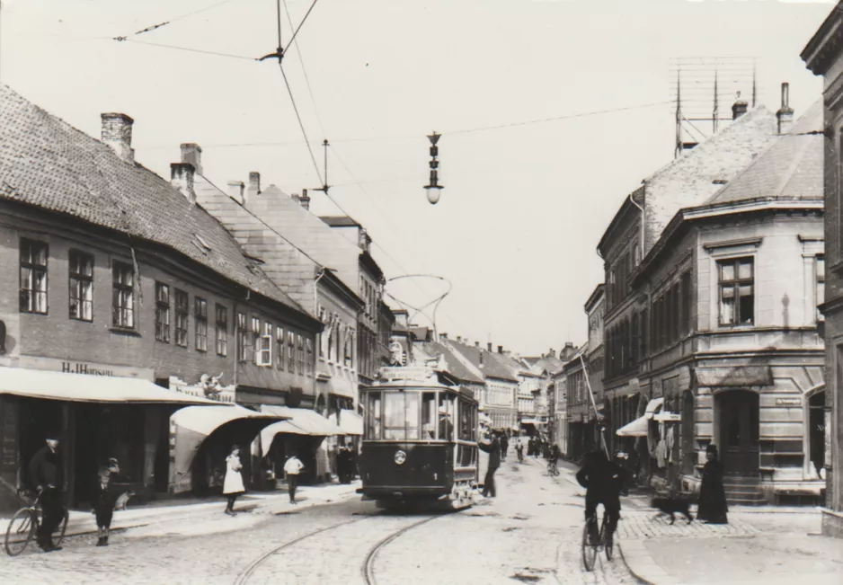 Postcard: Odense Hovedlinie with railcar 1 on Vestergade (1911)