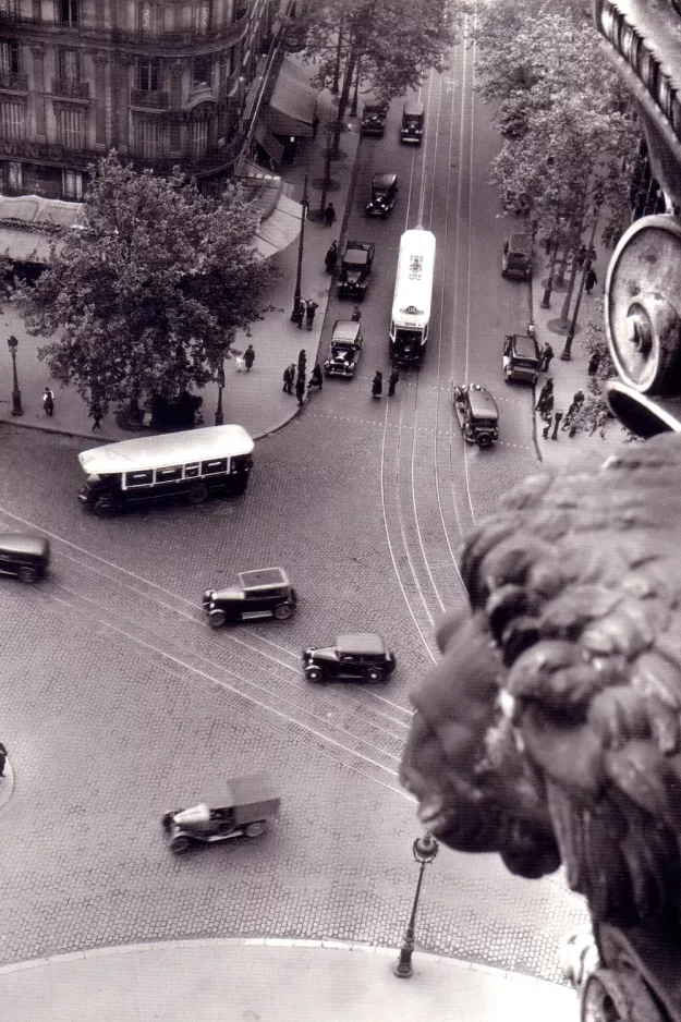 Postcard: Paris tram line 114 on Place de la Bastille (1932)