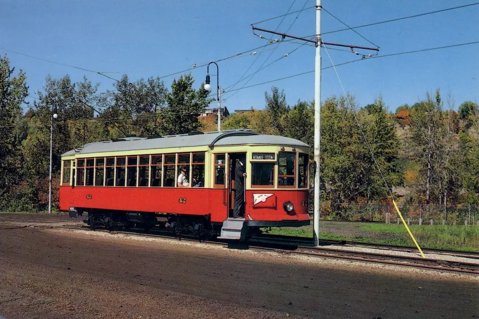 Postcard: San Francisco E-Embarcadero Steetcar with railcar 42 on King Street (1984)