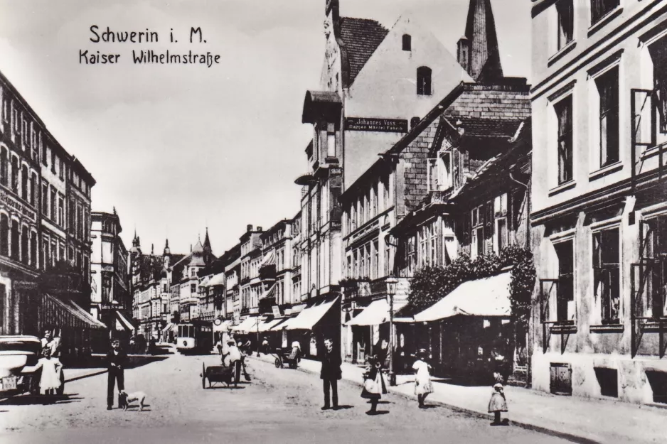 Postcard: Schwerin on Mecklenburgstraße (Kaiser Wilhelmstraße) (1910)