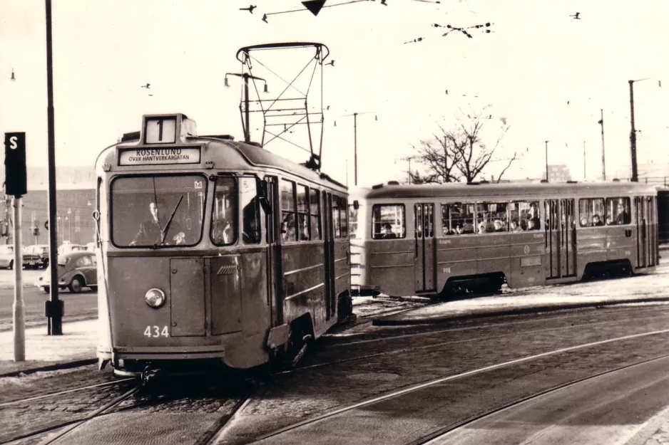 Postcard: Stockholm tram line 1 with railcar 434 on Tegelbacken (1959-1961)