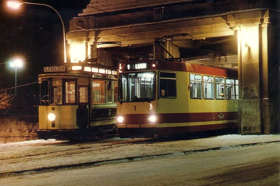 Postcard: Trondheim museum tram 1 in front of the depot Voldsminde (1987)