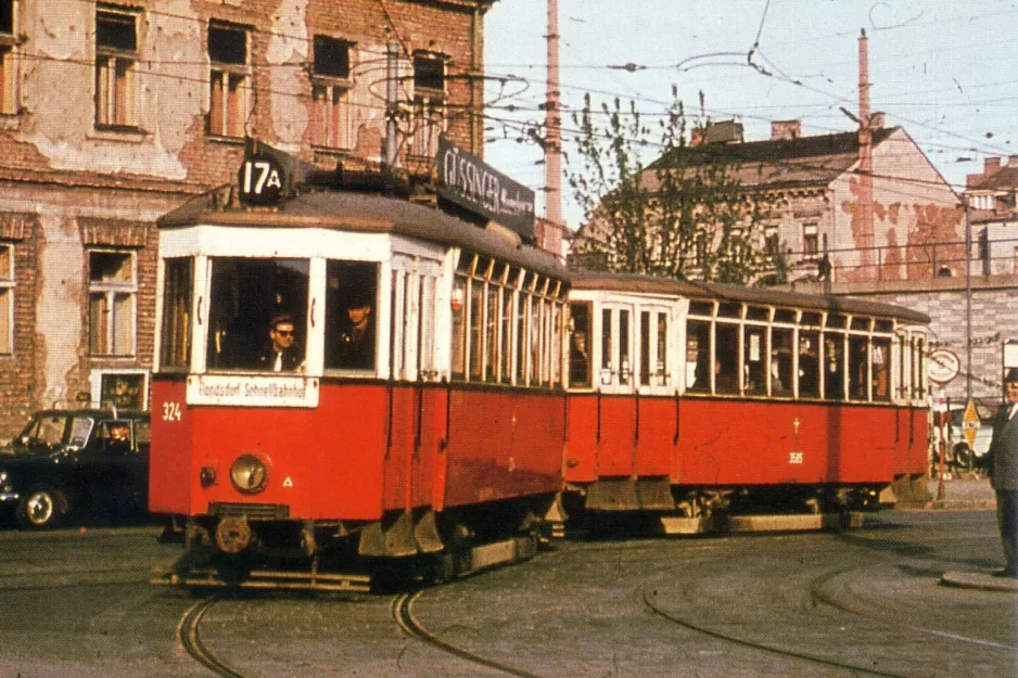 Postcard: Vienna extra line 17A with railcar 324 near ÖBB-Bahnhof Floridsdorf (1968)