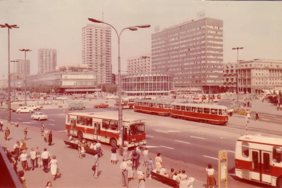 Postcard: Warsaw on rondo Dmowskiego (1983)