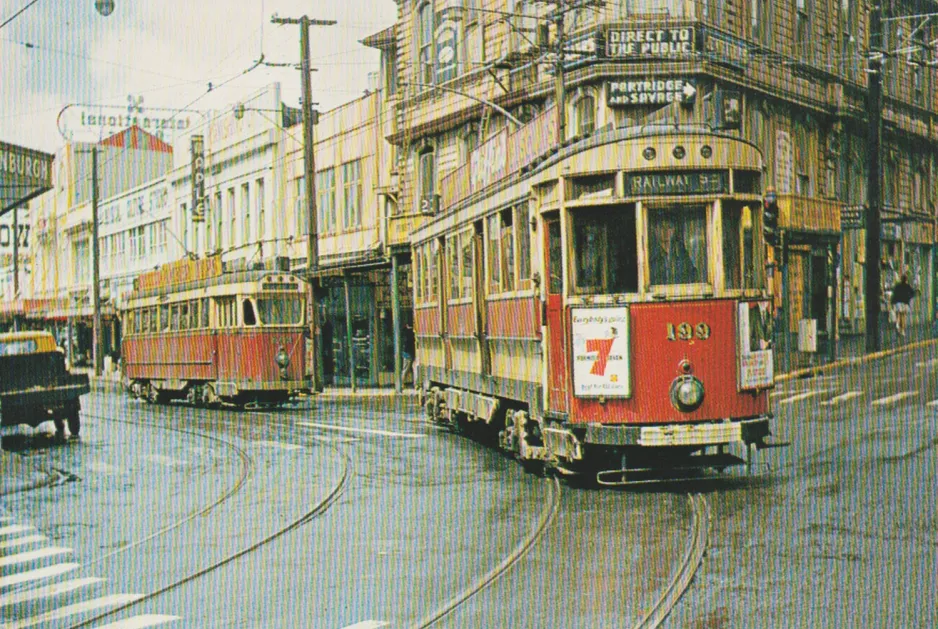 Postcard: Wellington railcar 199 in the intersection Perretts Corner (1962)
