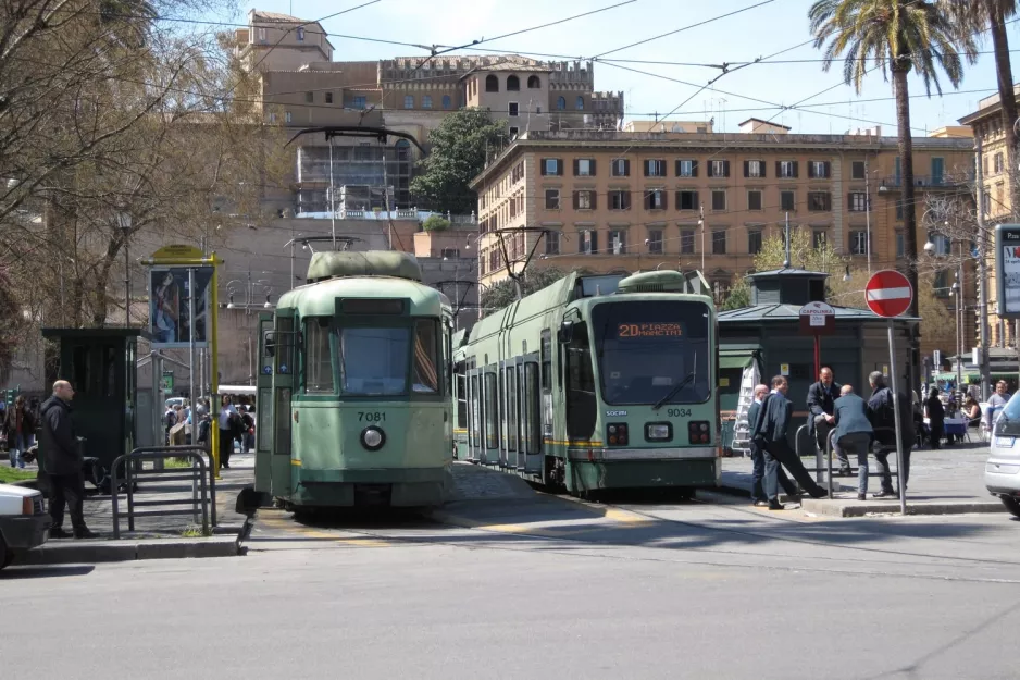 Rome tram line 19 with articulated tram 7081, the front Risorgimento S.Pietro (2010)