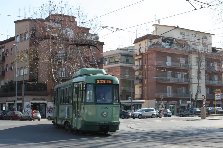 Rome tram line 5 with articulated tram 7085 on Via Federico Delpino (2009)