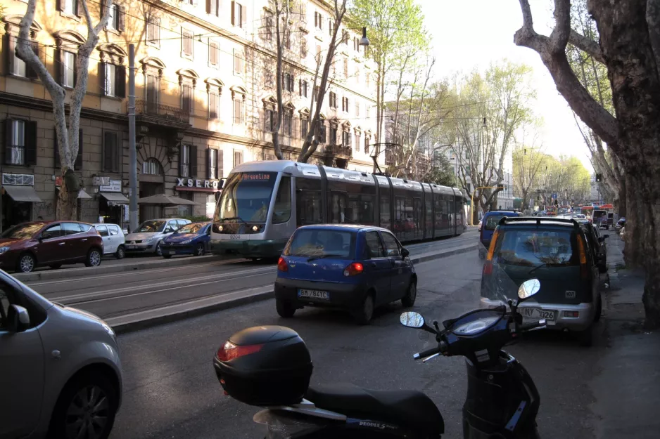 Rome tram line 8 with low-floor articulated tram 9204 on Viale Trastevere (2010)