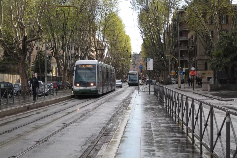 Rome tram line 8 with low-floor articulated tram 9231 at Trastevere (2010)