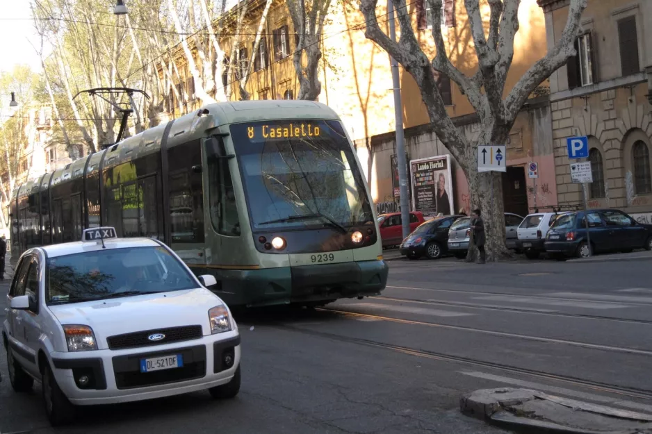 Rome tram line 8 with low-floor articulated tram 9239 at Trastevere/Pascarella (2010)