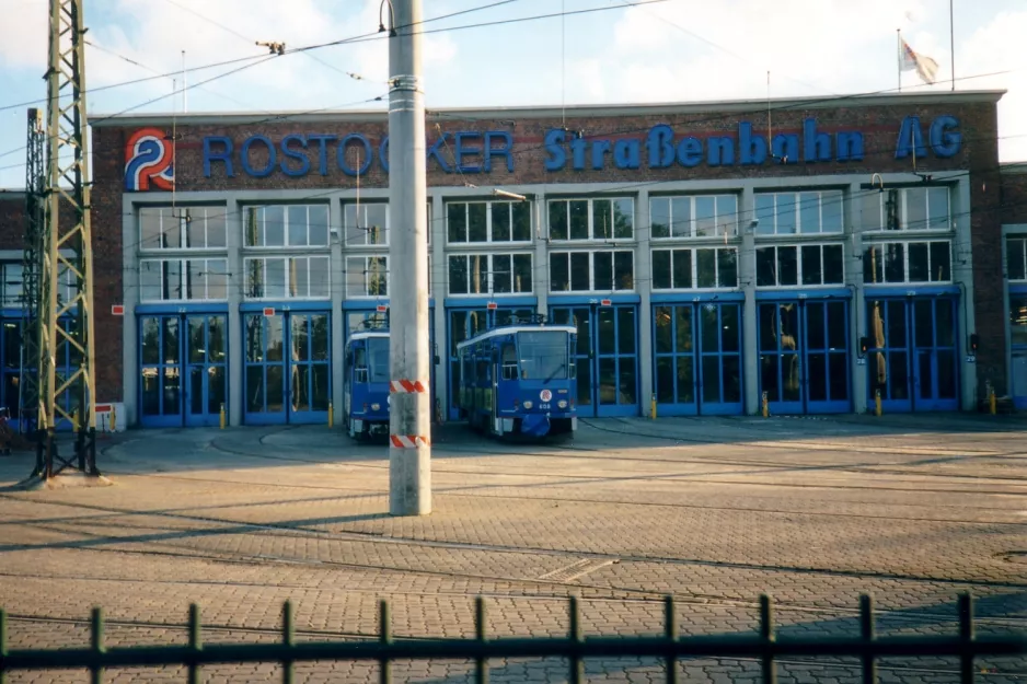 Rostock railcar 608 in front of Hamburger Str. (1995)