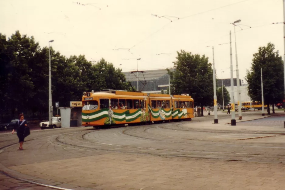 Rotterdam tram line 5 with articulated tram 363 at Centraal (1981)