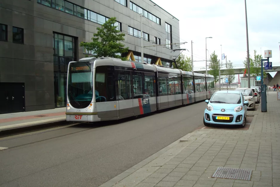 Rotterdam tram line 7 with low-floor articulated tram 2136 at Westerstraat (2014)