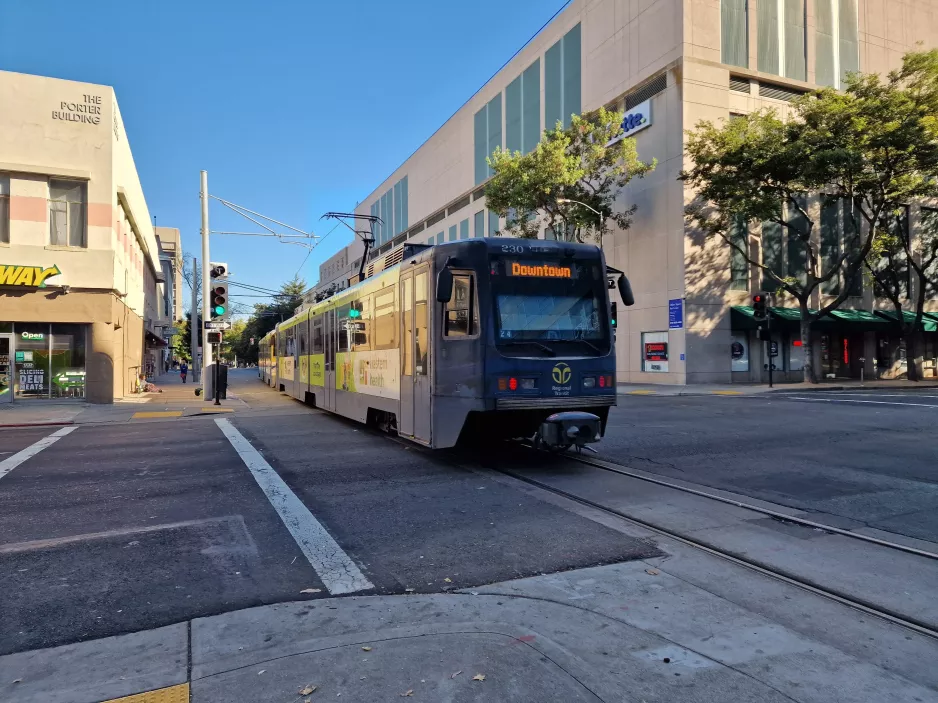 Sacramento tram line Blue with articulated tram 230 near 8th & K (2023)