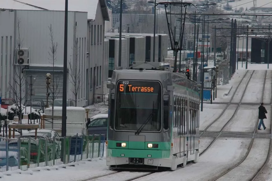 Saint-Étienne tram line T3 with low-floor articulated tram 922 on Boulevard Pierre-Antoine et Jean-Michel Dalgabio (2007)