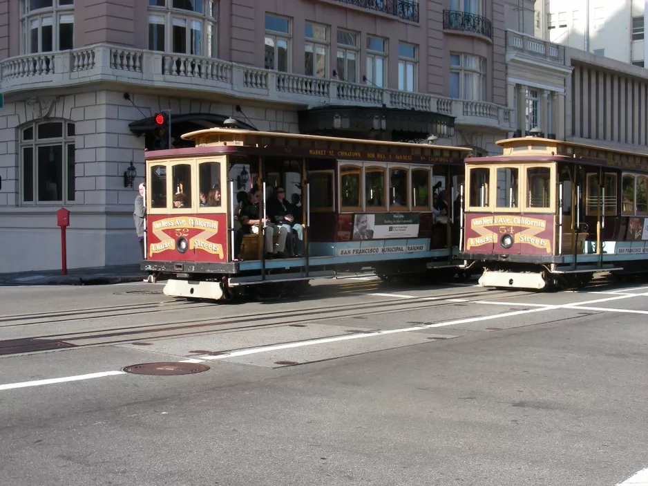 San Francisco cable car California with cable car 52 at California & Van Ness (2009)