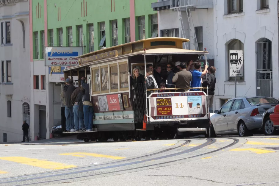 San Francisco cable car Powell-Hyde with cable car 14 near Washington & Powell (2010)