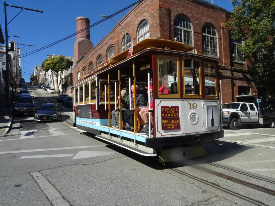 San Francisco cable car Powell-Hyde with cable car 19 at Cable Car Museum (2023)