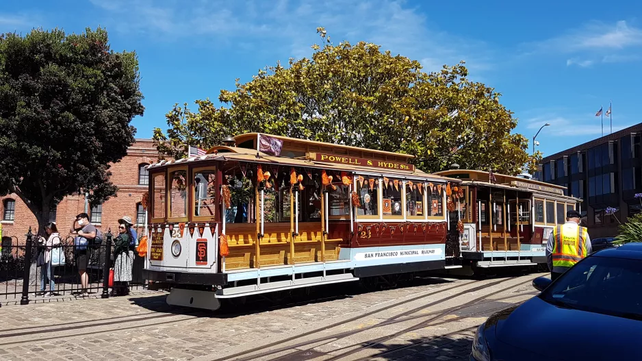 San Francisco cable car Powell-Hyde with cable car 23 at Hyde & Beach (2021)