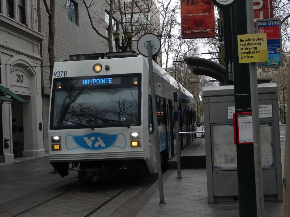 San Jose Blue Line (901) with low-floor articulated tram 937 at San Antonio (2023)