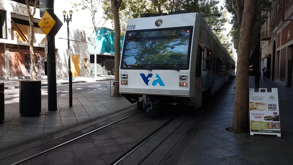 Santa Clara regional line Green 902 with low-floor articulated tram 920 on N 1st Street (2018)