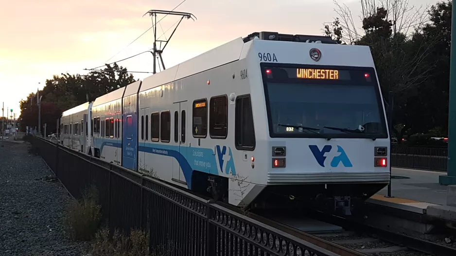 Santa Clara regional line Orange 900 with low-floor articulated tram 960 at Mountain View (2019)