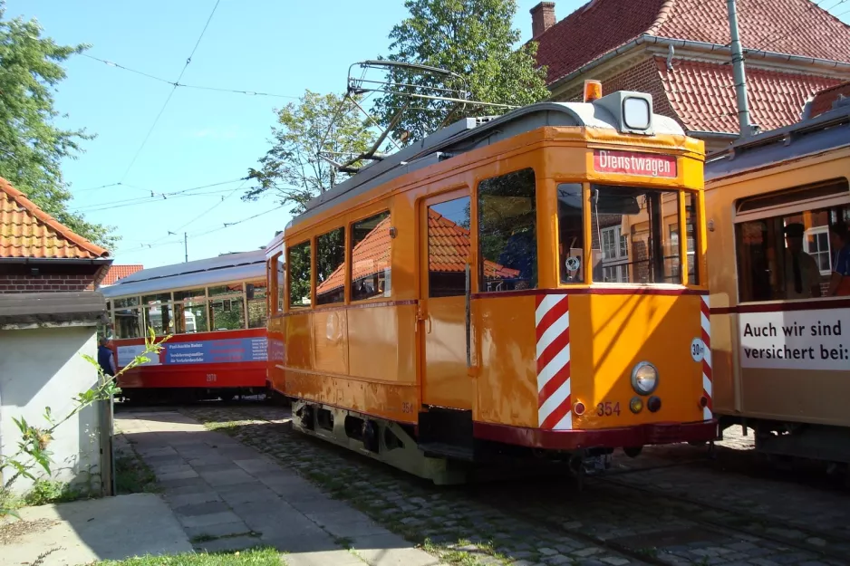 Schönberger Strand grinder car 354 in front of Museumsbahnhof (2007)