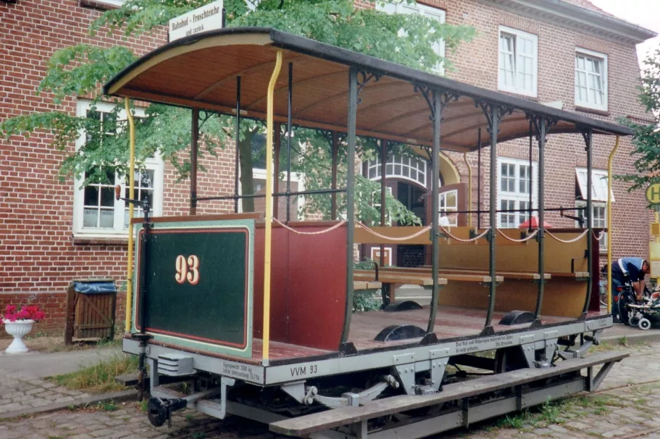 Schönberger Strand open sidecar 93 in front of Museumsbahnhof (1999)