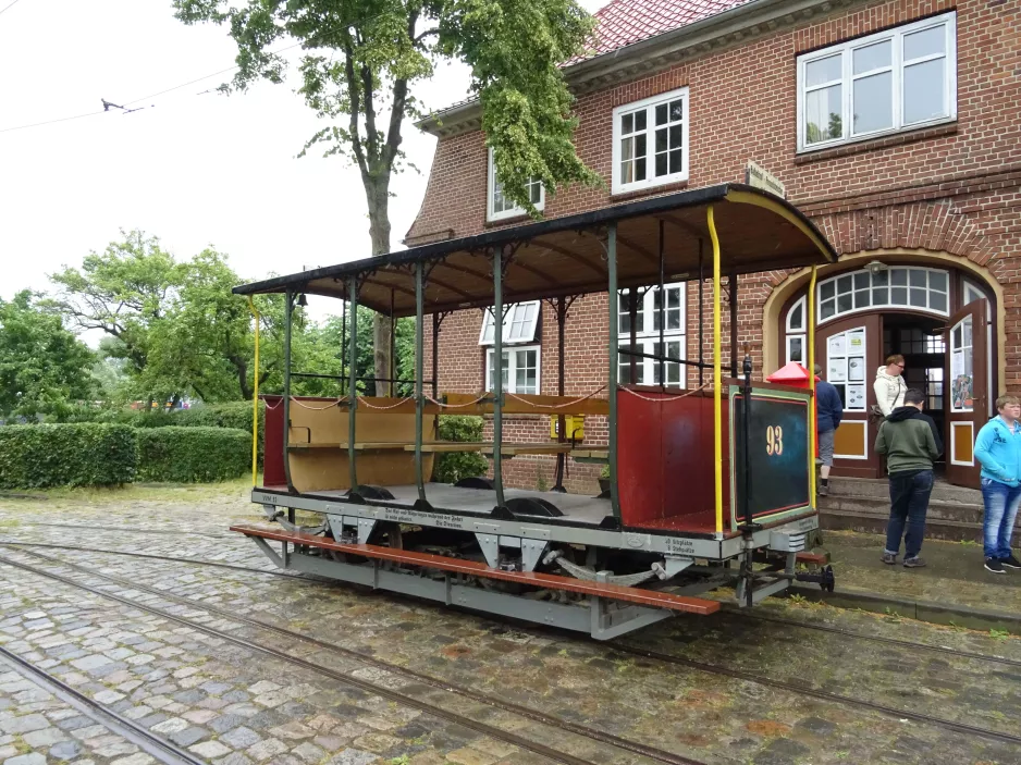 Schönberger Strand open sidecar 93 in front of Museumsbahnhof (2019)