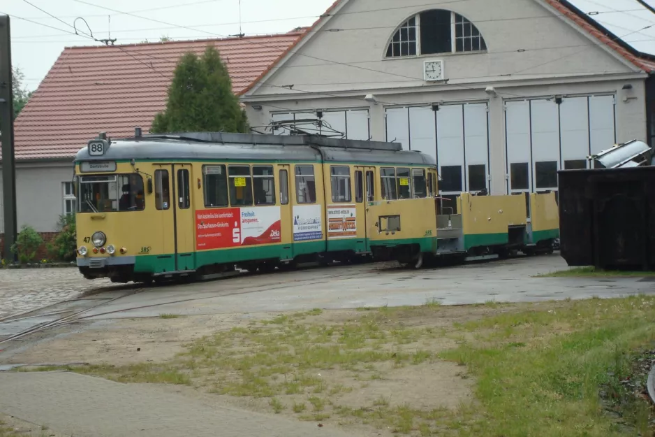 Schöneiche articulated tram 47 in front of Rahnsdörfer Str. (2013)