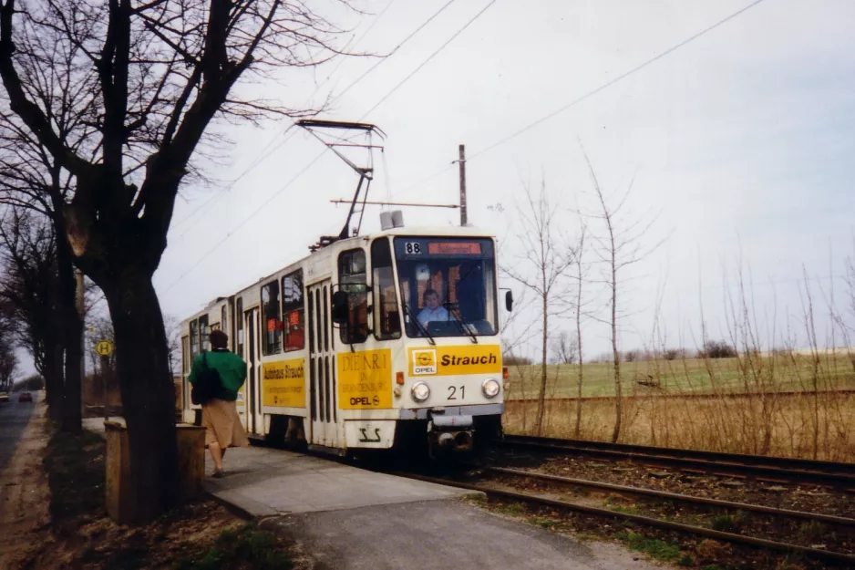 Schöneiche tram line 88 with articulated tram 21 at Alt Rüdersdorf (1994)