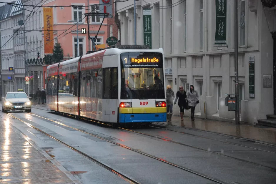 Schwerin tram line 1 with low-floor articulated tram 809 on Wismarsche Straße (2012)