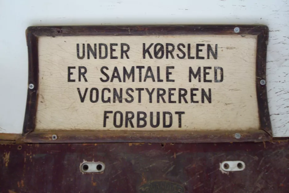 Sign: Aarhus railcar 9 in Tirsdalen's Kindergarten (2008)