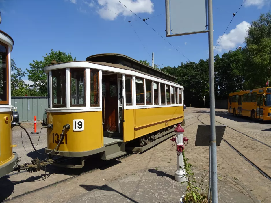 Skjoldenæsholm 1435 mm with sidecar 1321 on the entrance square The tram museum (2018)