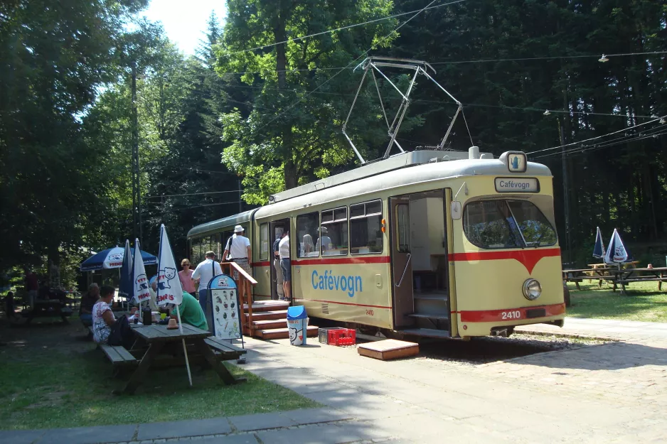 Skjoldenæsholm articulated tram 2410 at Eilers Eg (2014)