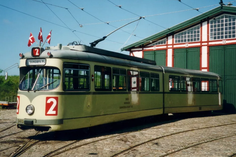 Skjoldenæsholm articulated tram 2412 in front of the depot Valby Gamle Remise (2003)