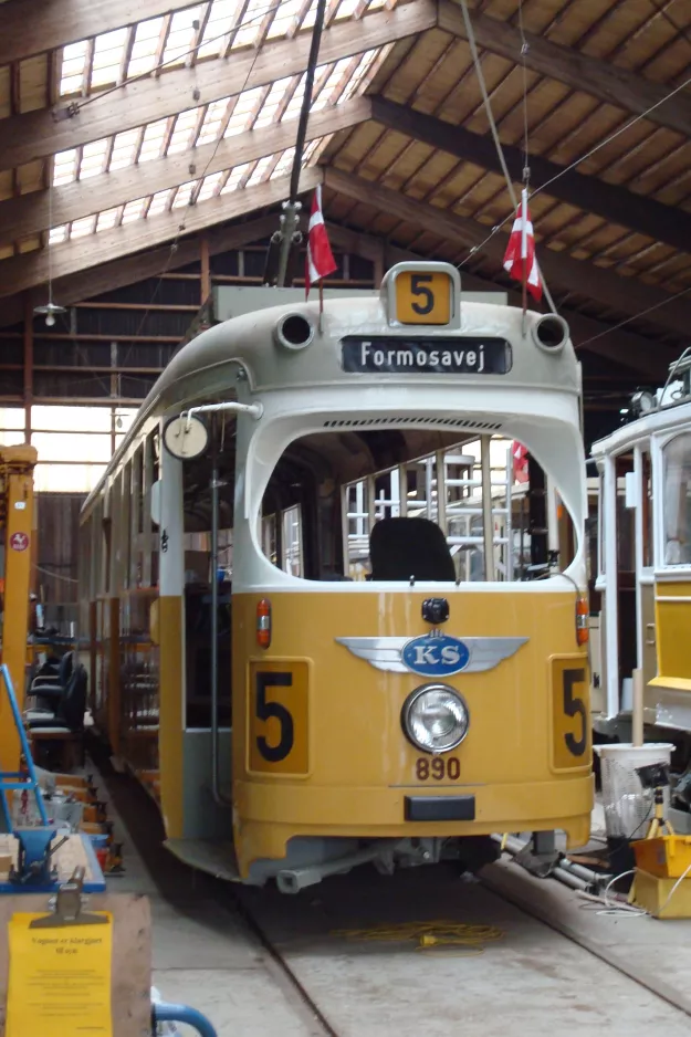 Skjoldenæsholm articulated tram 890 on The tram museum (2015)