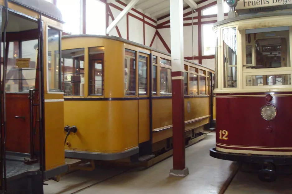 Skjoldenæsholm grinder car 60 inside Valby Gamle Remise (2015)