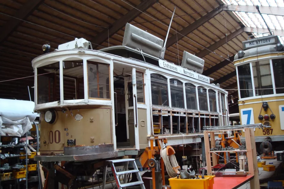 Skjoldenæsholm railcar 100 on The tram museum (2010)