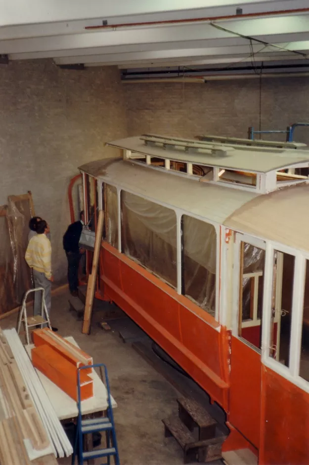 Skjoldenæsholm railcar 12 during restoration Odense, seen from above (1990)
