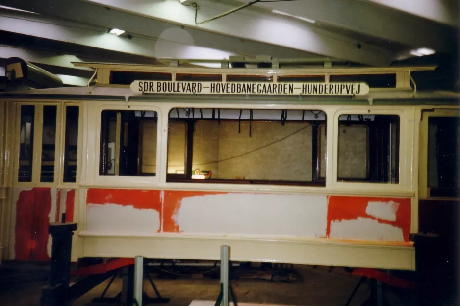 Skjoldenæsholm railcar 12 during restoration Odense, seen from the side 1990 11-25 (1990)