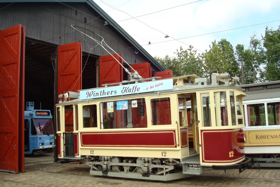 Skjoldenæsholm railcar 12 in front of Remise 1 (2012)